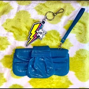 Wristlet Clutch Purse & Betsey Johnson Keychain to boot! 💙